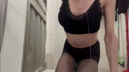 ASIAN GIRL PUMPS STOMACH FULL OF WATER THEN PUKES IT UP