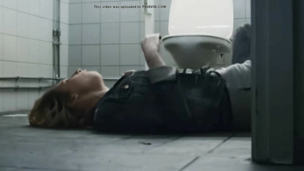 GERMAN DRUNK GIRL PUKING A LOT