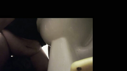 BURPING & PUKING IN TOILET