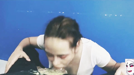 DEEPTHROAT PUKING - VIDEO 2