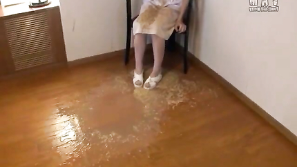 JAPANESE MAID PUKE 2