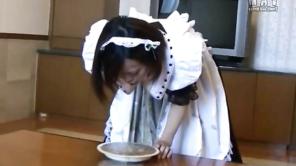 JAPANESE MAID PUKE
