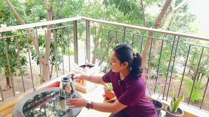 YOUTUBE LADY PUKE 122