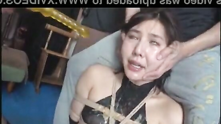 ДЕВУШКА РВОТА