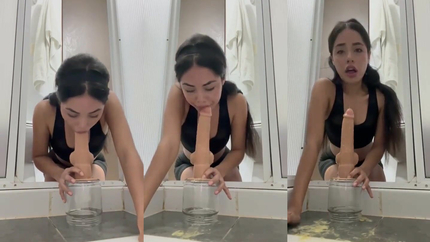 LATINA DILDO PUKE - VIDEO 2