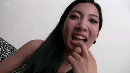 QUEEN SARA JUICY VOMIT