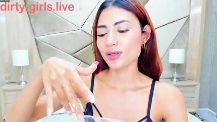 THIN CAMGIRL VOMITING IN BOWL