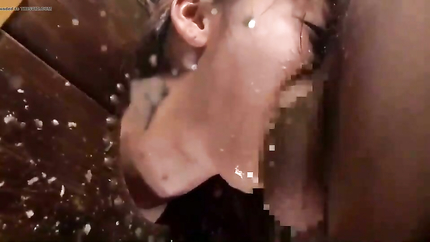 JAPANESE GIRL STUCK PUKING