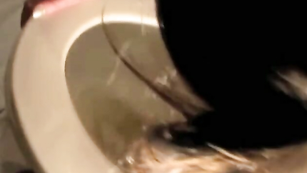 CUTE GIRL PUKING IN TOILET PT1
