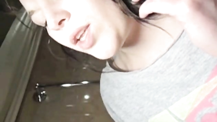 CUTE GIRL PUKING IN TOILET PT1