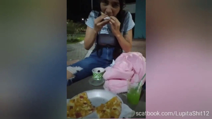 Hot Girl Shitting On Pizza And Eating It 00682b9