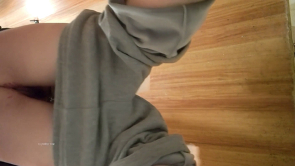 Ass Stays in Frame the Whole Pee P1