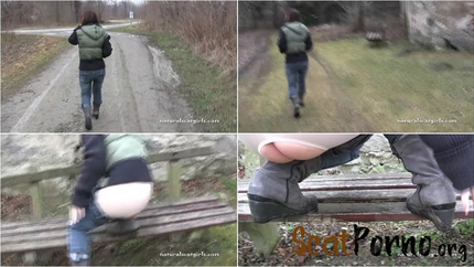 CosmicScat - ANGIE SHITTING IN FRONT OF THE CAMERA ACTING AS A STREETGIRL