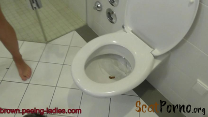 Domi shits a lot lucie a litlle