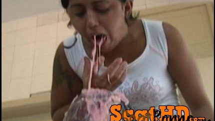 Kevin, Latifa - Vomiting On The Slave! 2