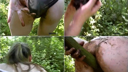 Melania - MEGASCAT ANASTASIA OUTDOOR SCAT FOOD PLAY