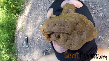scatdesire - Shitting in the Mouth Outdoor