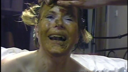 Susan, Veronika - Scat-Vomit-Piss Livesession V - Susan and Marc
