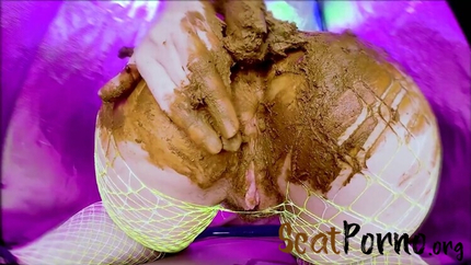 DirtyBetty - Turd tail or what?