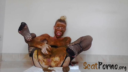 MissAnja - Giant Poo, Scat Pussy Play, Face Smear/Fishnets