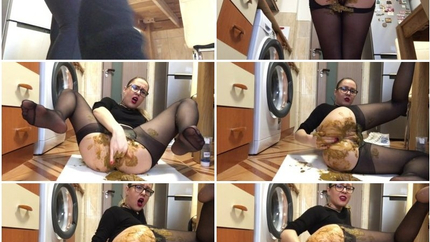 I shit myself in my tights when I was walking home. P1