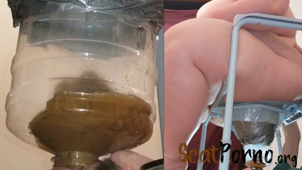 Queen Siya - HUGE LOADS New SLAVE vs Experienced TOILET