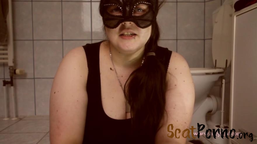 LucyScat - First time swallowing soft poo