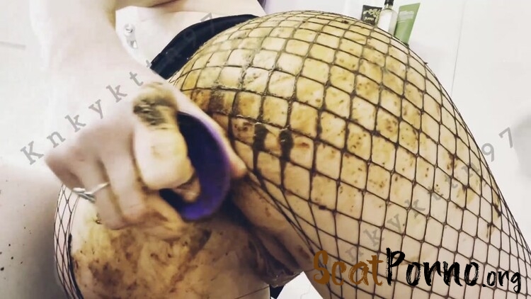 Knkykttn97 - Pooping & Smearing in Fishnets